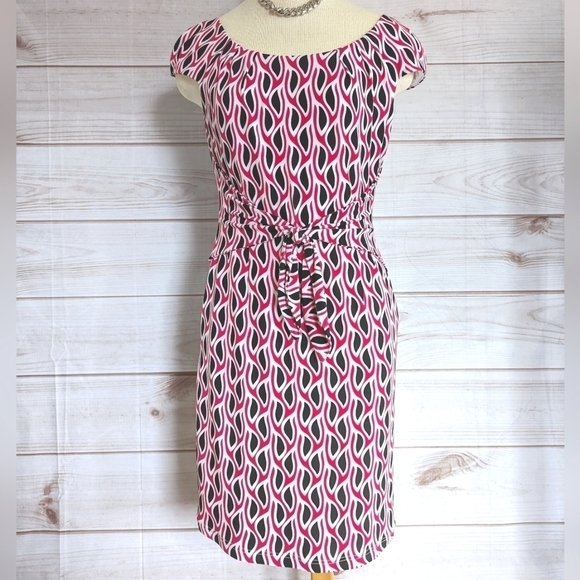 David Meister Geometric Print Tie Front Sheath Dress in Pink & Black Sz 8 Petite - Picture 1 of 7